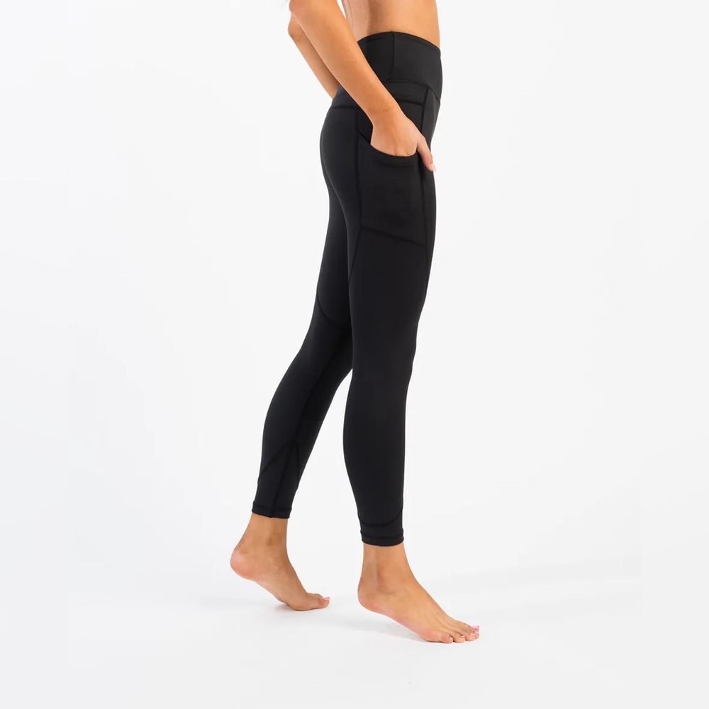 ZYIA Black Pocket Light n Tight Hi-Rise 7/8 24" (6-8)